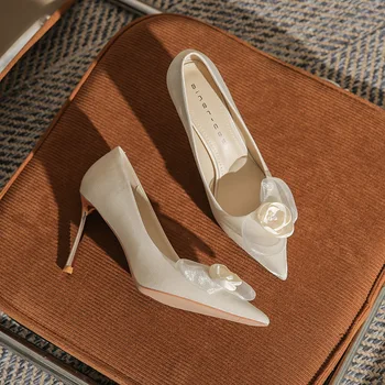 2023 Модни дамски обувки-лодка; сватбени обувки с остър пръсти; дамски обувки за шаферки с цветя модел; вечерни дамски модел обувки на висок ток